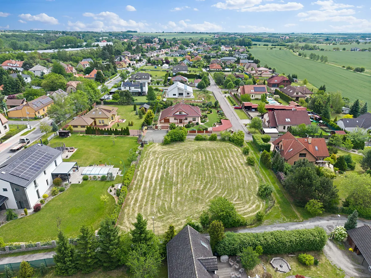 Prodej stavebního pozemku 1636 m²